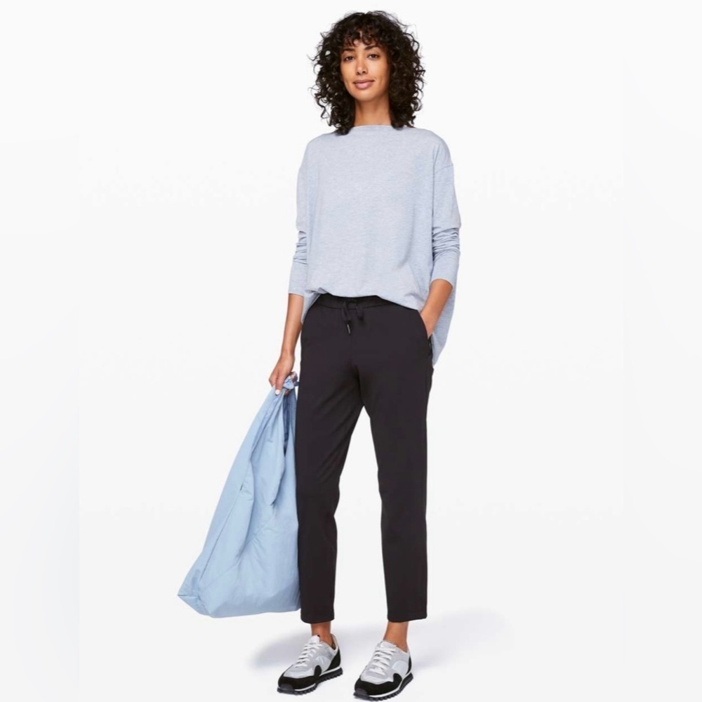 Lululemon On the Fly 7/8 Pant Black - Drawstring Elastic Waist Travel Pant 2